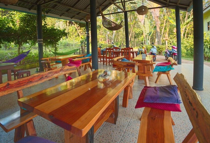 هتل Sea View Resort