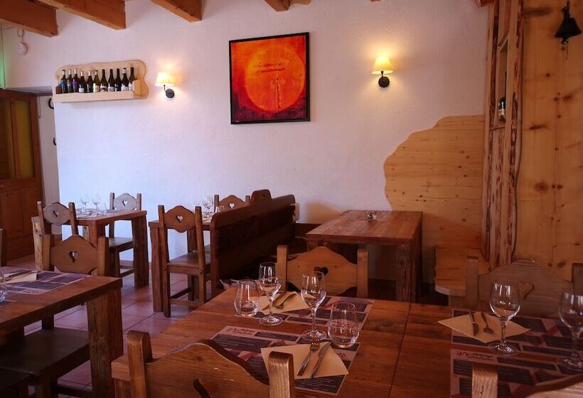 פונדק Auberge Les 2 Moucherolles