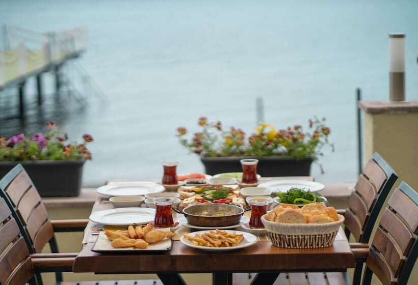 هتل Assos Kayalar Blue Beach