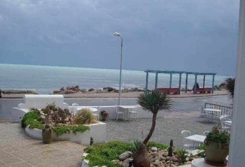 Отель Flamingo Beach