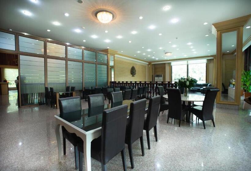 هتل Pearl Resort And