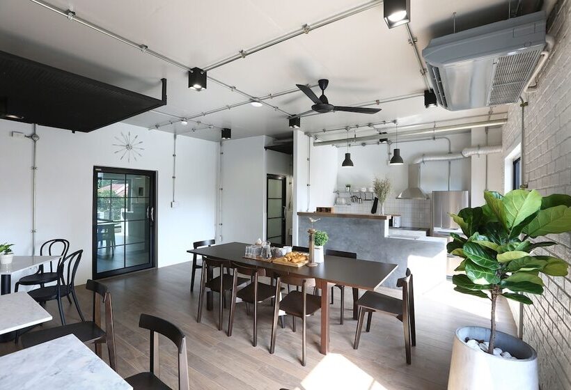 فندق Sukh Serviced Apartment