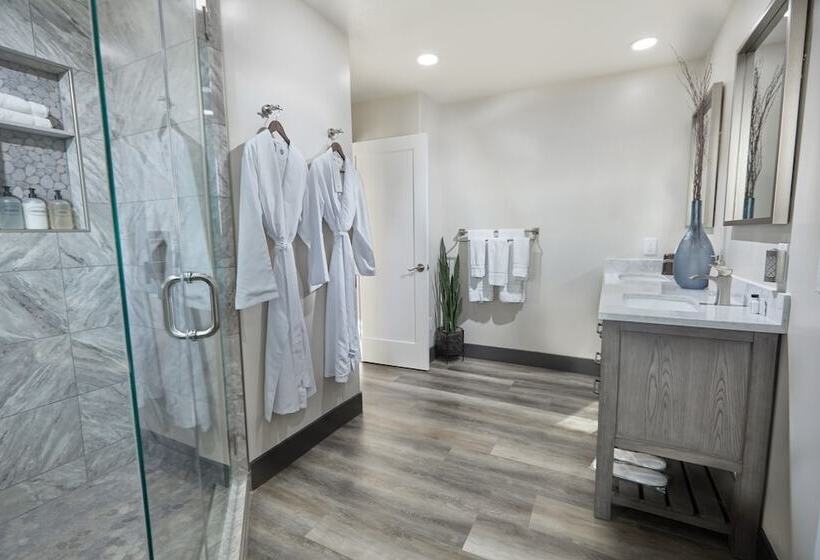 פונדק Europa Village Wineries And Resort