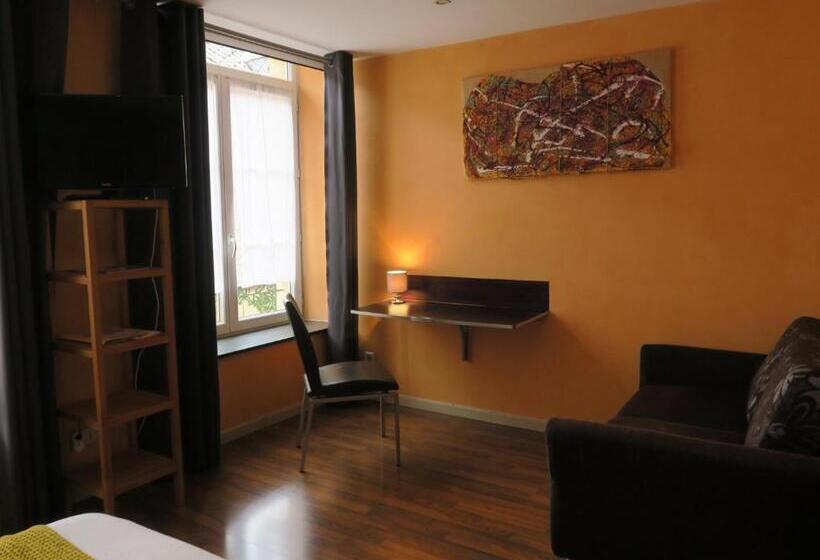 تختخواب و صبحانه Chambres Du Petit Bois