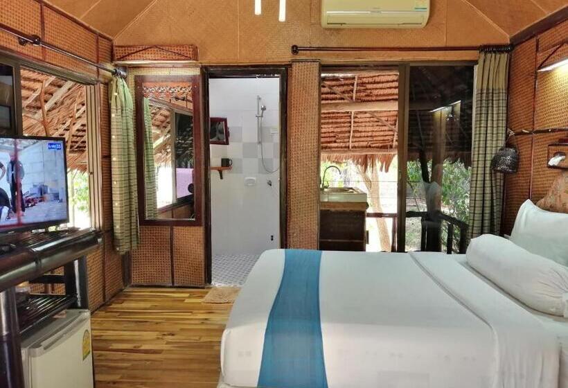 هتل Fisherman S Hut , ขนำชาวเลโฮมสเตย์