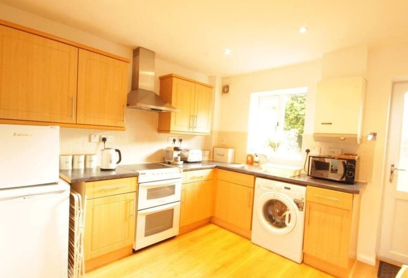 פנסיון Fantastic 2 Bed House In Hull. Garden, Sky Tv