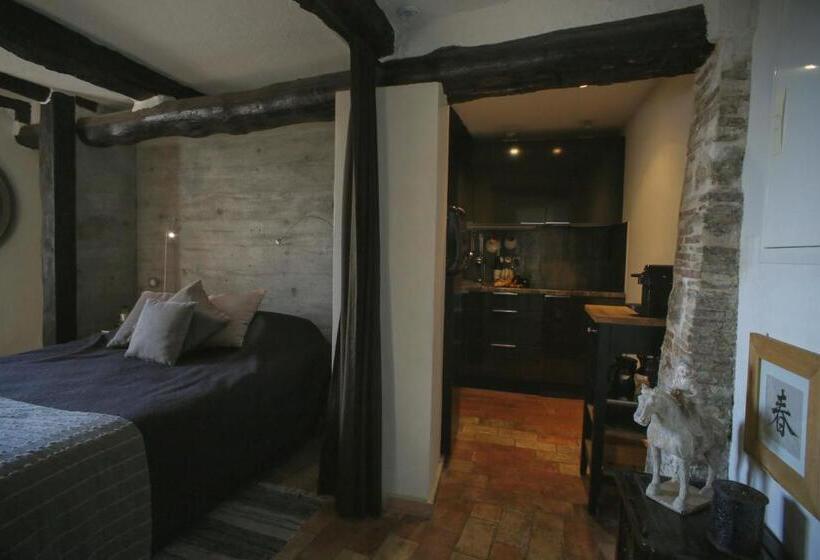 پانسیون La Maison Aux Bonsais