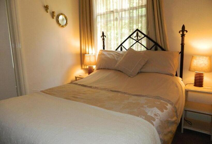 פנסיון Stoneway Guest House