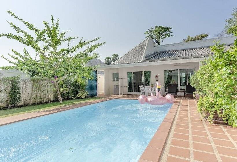 Baanpromphun Pool Villa By Bv