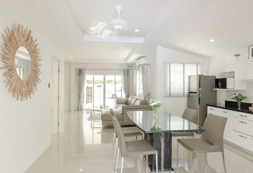 Baanpromphun Pool Villa By Bv