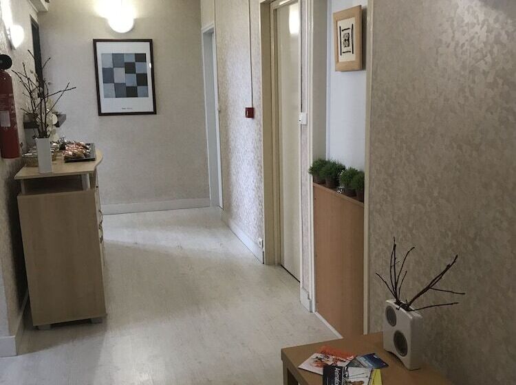 בית מלון כפרי Hôtel Du Commerce