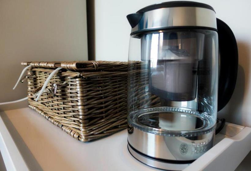 ホテル The Saracens Head