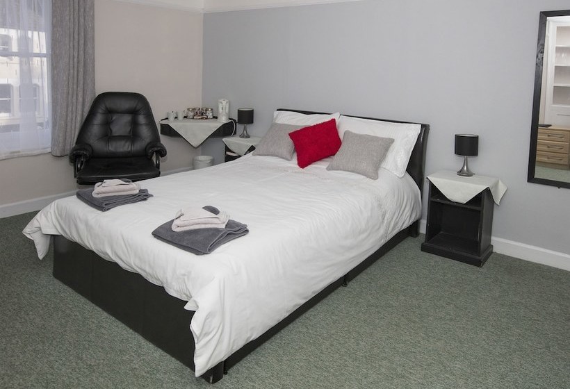 فندق Lord Nelson