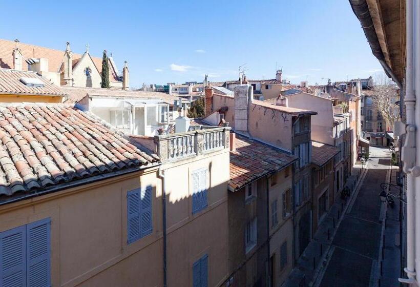 پانسیون Maison Du Collectionneur