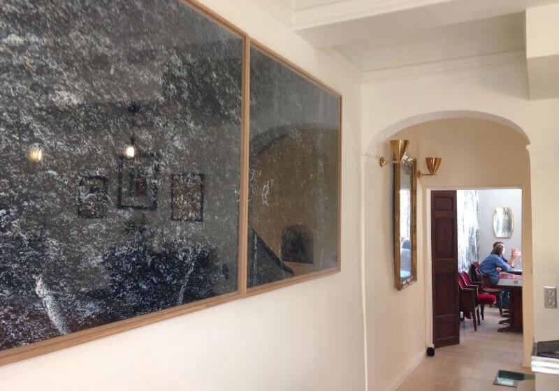 پانسیون Maison Du Collectionneur