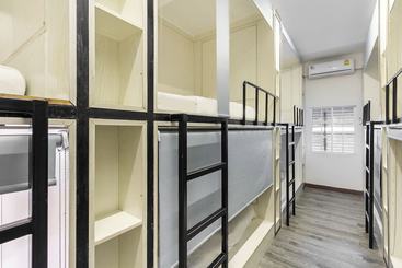 S7 Hostel
