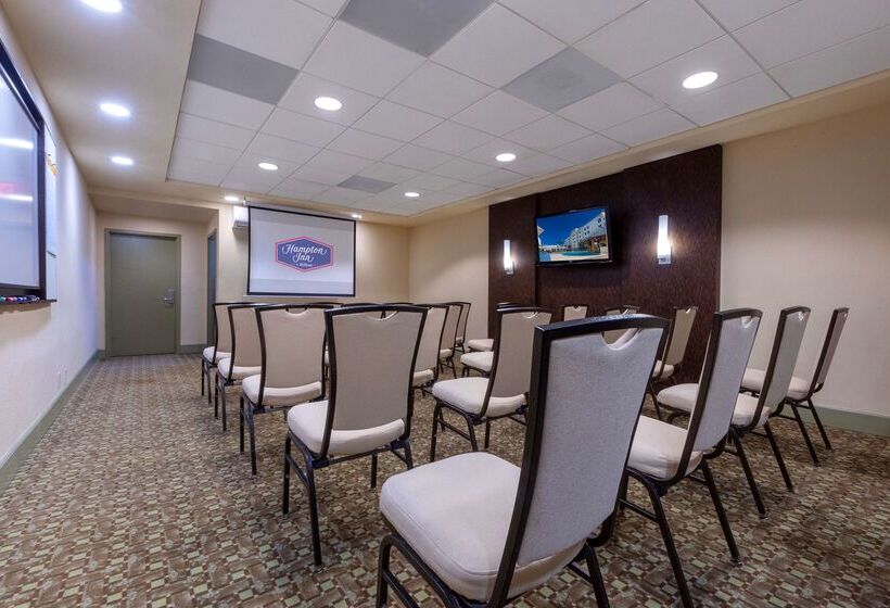 استراحتگاه Hampton Inn & Suites San Juan