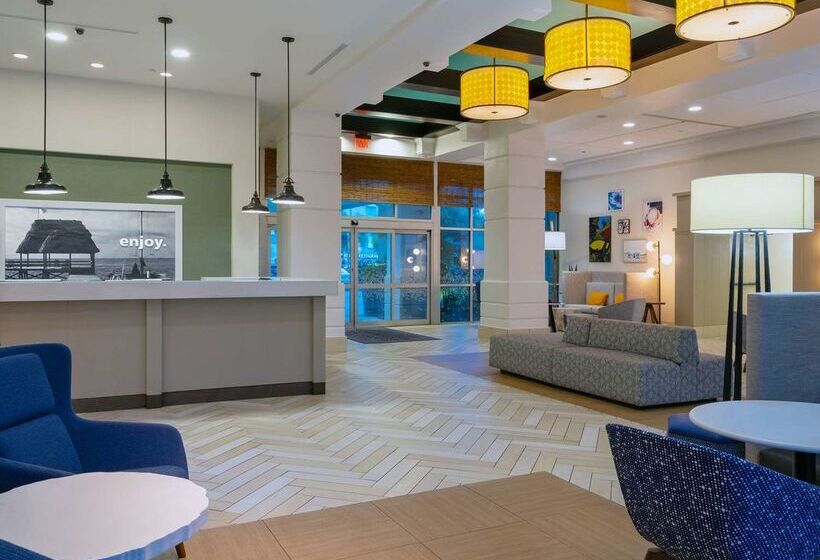 استراحتگاه Hampton Inn & Suites San Juan