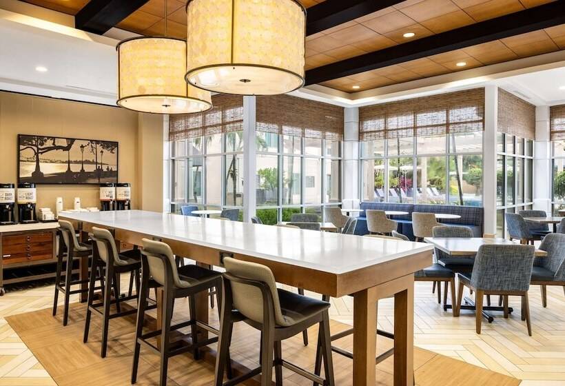 استراحتگاه Hampton Inn & Suites San Juan