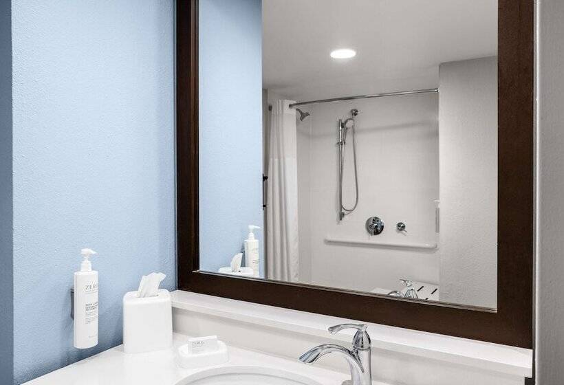 استراحتگاه Hampton Inn & Suites San Juan