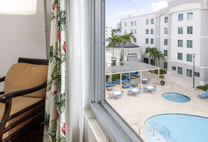 استراحتگاه Hampton Inn & Suites San Juan