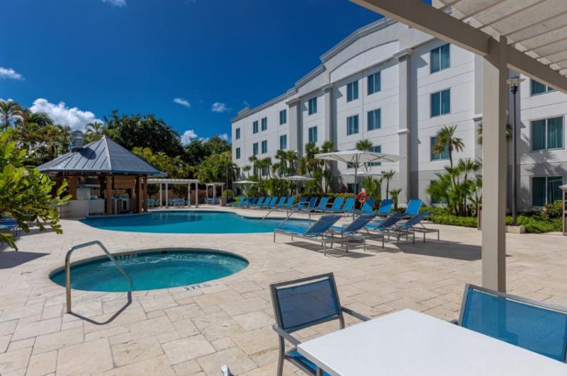 استراحتگاه Hampton Inn & Suites San Juan