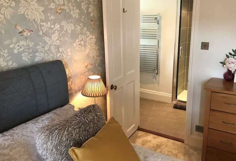 مبيت وإفطار Treveighan Farmhouse