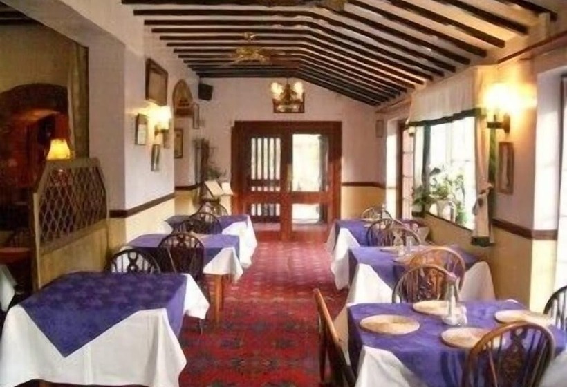 פונדק Abbey Grange