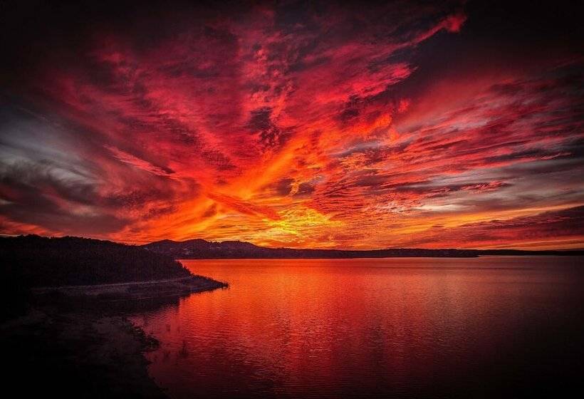 酒店 Holiday Lodge On Canyon Lake