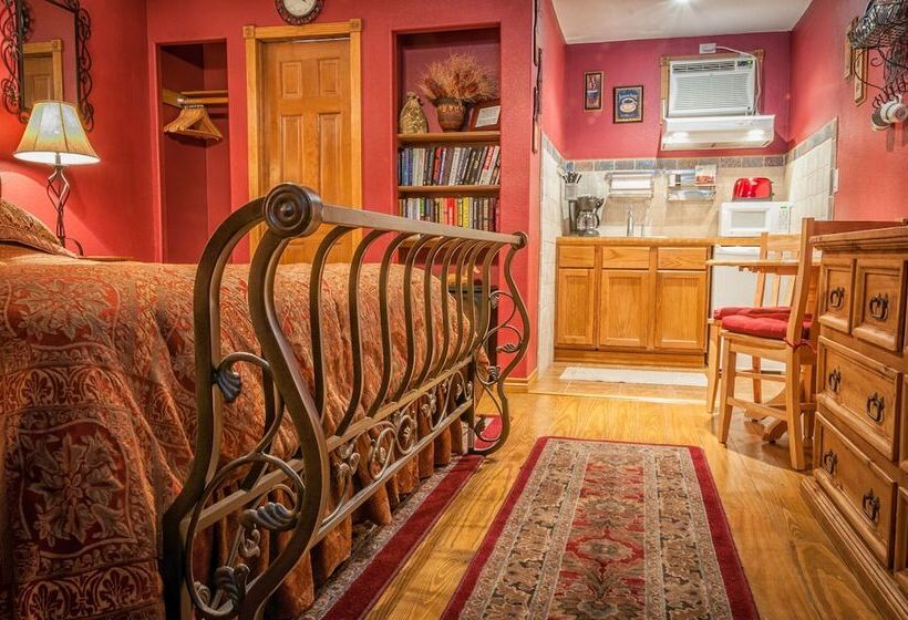 酒店 Holiday Lodge On Canyon Lake