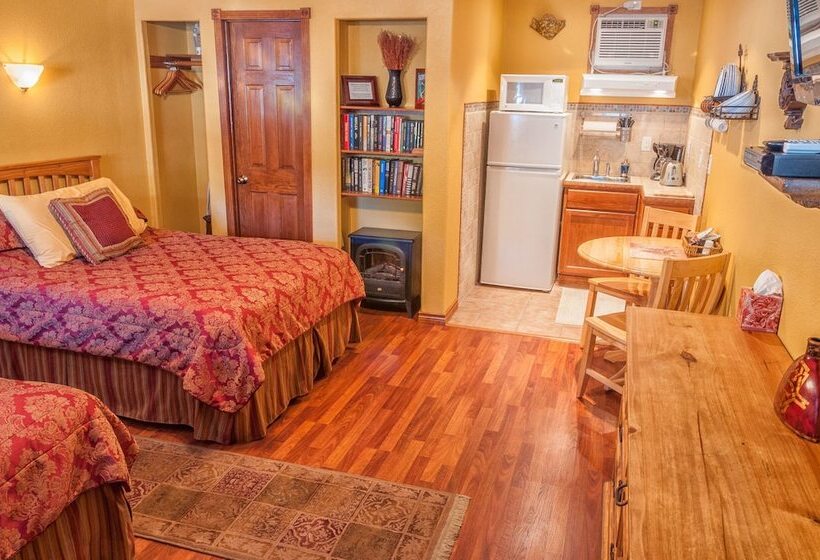 酒店 Holiday Lodge On Canyon Lake