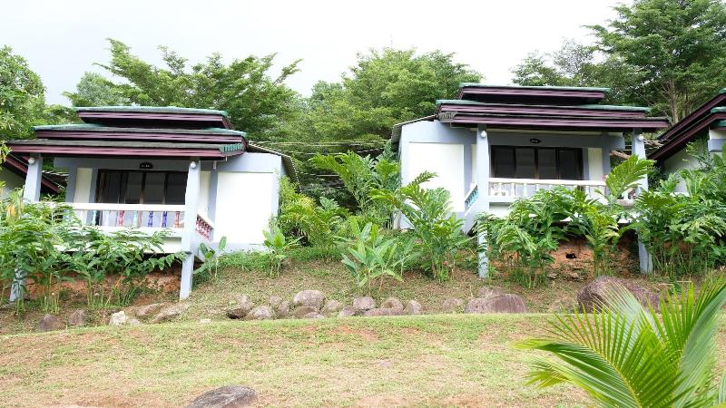 هتل Khaolak Hillside Villa