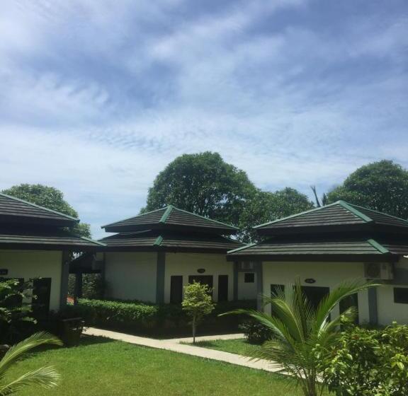 هتل Khaolak Hillside Villa