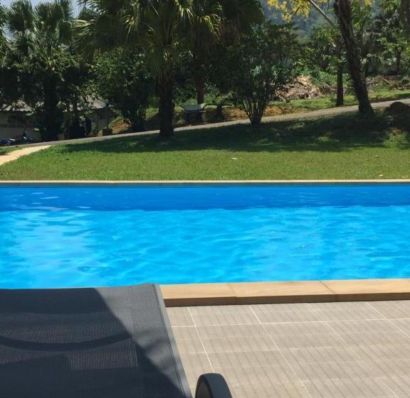 هتل Khaolak Hillside Villa