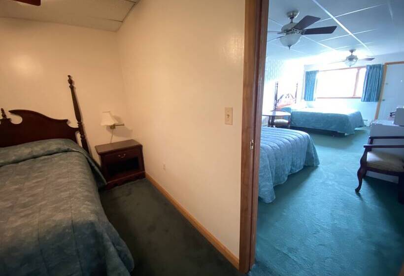 فندق على الطريق Sara Placid Inn & Suites