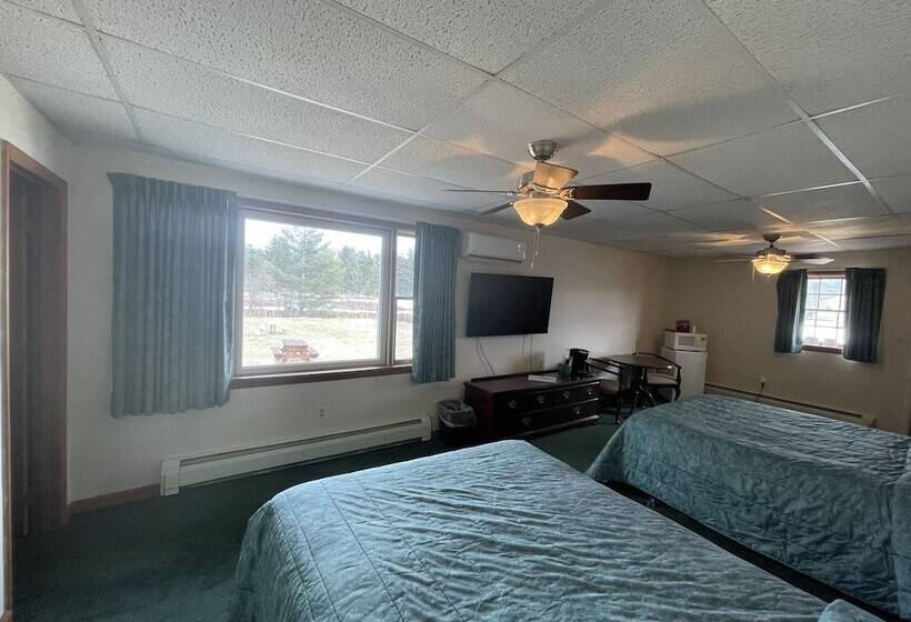 فندق على الطريق Sara Placid Inn & Suites