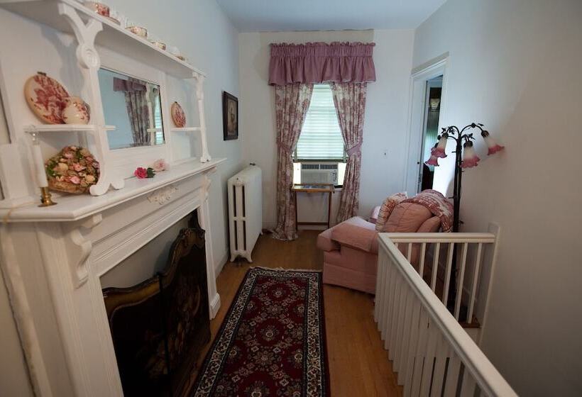 住宿加早餐  Inn On Poplar Hill