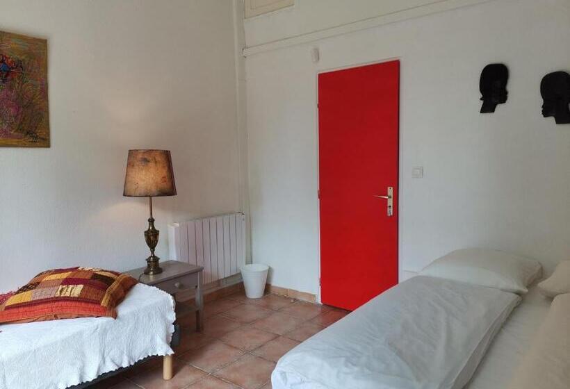 Cassis Hostel Les Heures Claires