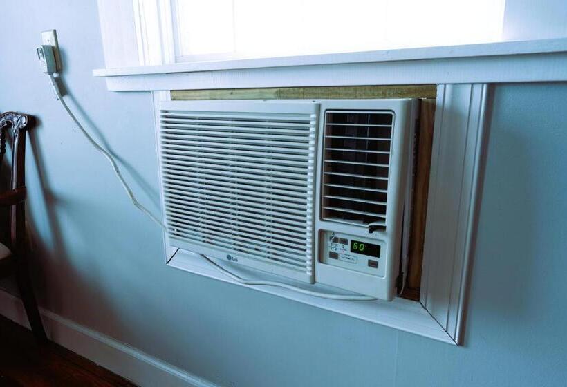 בית מלון כפרי Oakpak Inns   Enjoy All Inclusive Snack Beverages Wine & Beer During The Stay