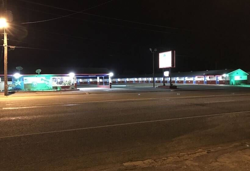 汽车旅馆  Shamrock Country Inn