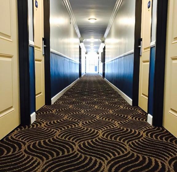 فندق على الطريق Relax Inn