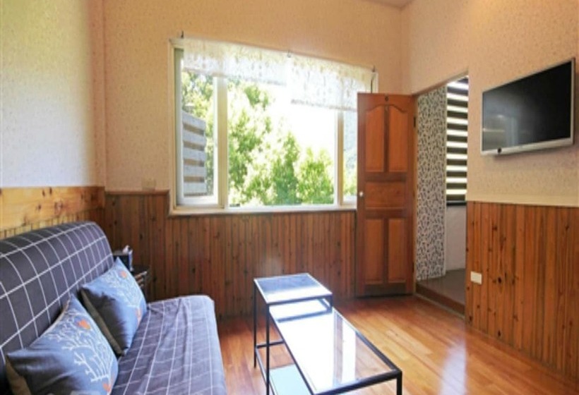 تختخواب و صبحانه Home Of The Fireflies