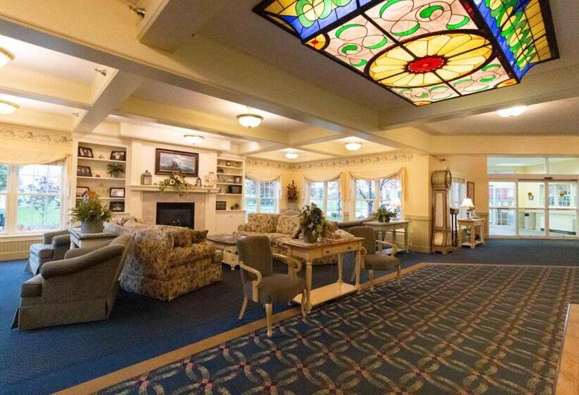 Отель Essenhaus Inn & Conf. Center