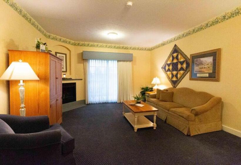 Отель Essenhaus Inn & Conf. Center