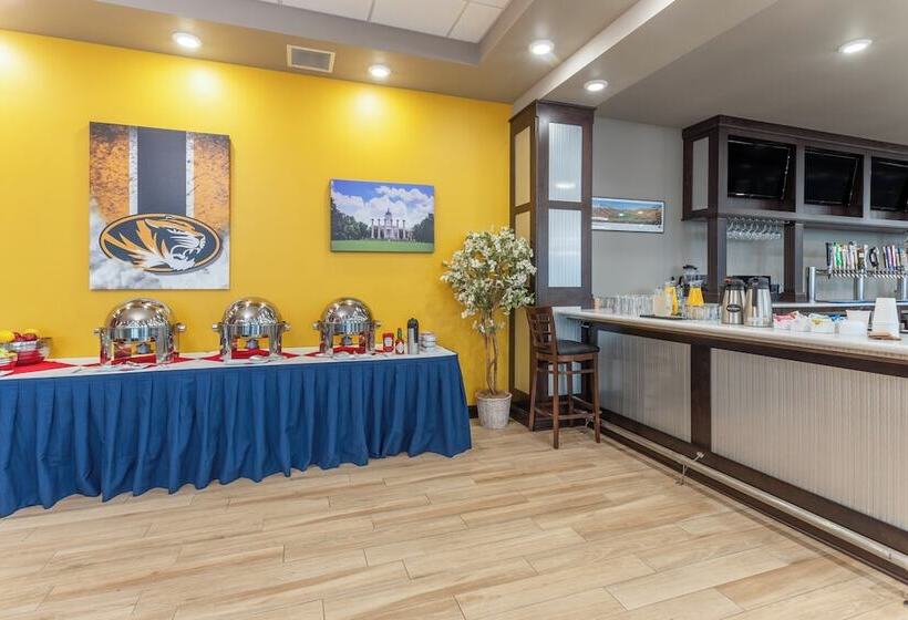 בית מלון כפרי Holiday Inn & Suites   Jefferson City, An Ihg