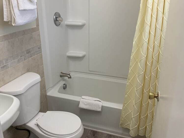 مُتل Hampton Motor Inn