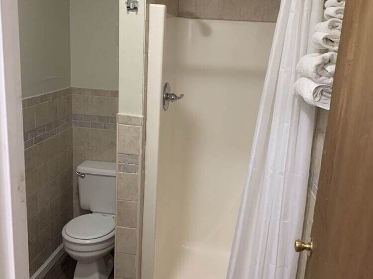 مُتل Hampton Motor Inn
