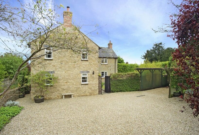 Bed and Breakfast Brook Farm Cottage