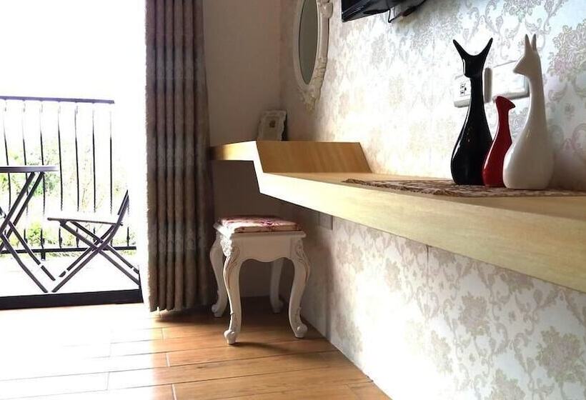 تختخواب و صبحانه Gihak Homestay