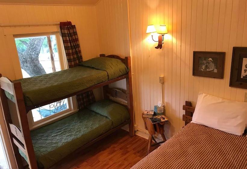 교외 호텔 Twin Elm Guest Ranch